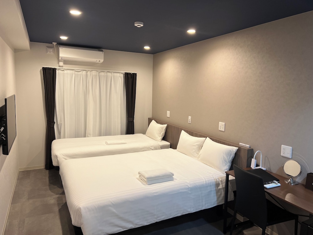 Living Inn Asahibashiekimae Premier 33/60