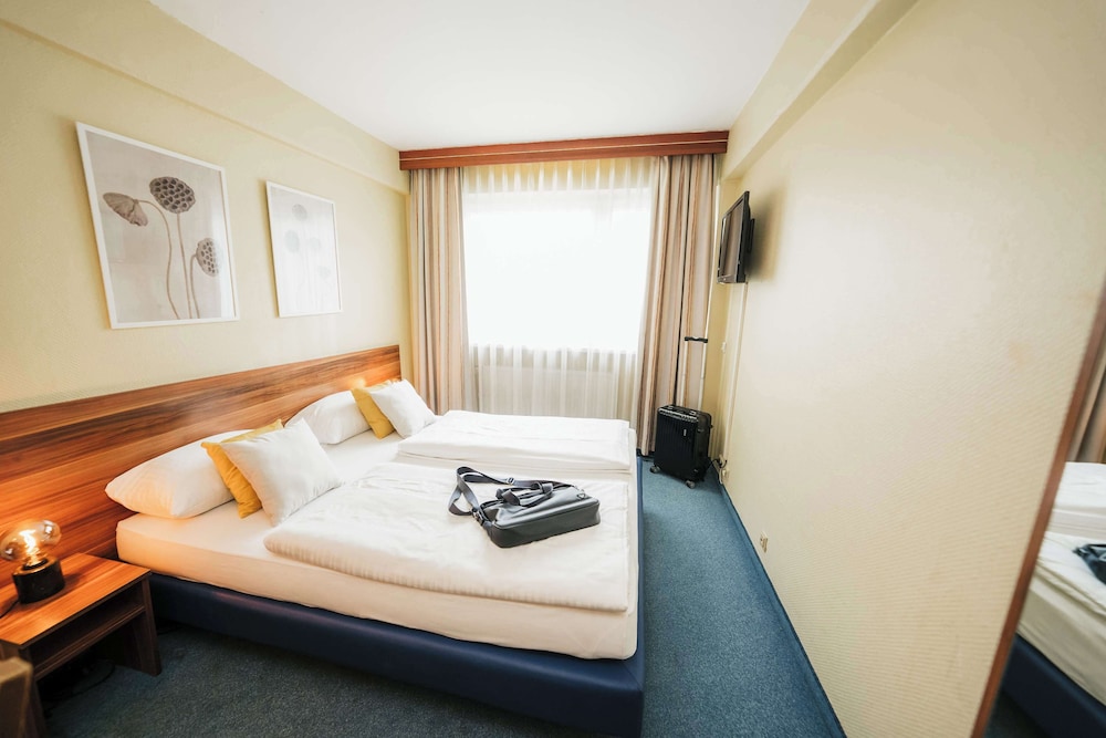 Savoy Hotel Frankfurt 30/80