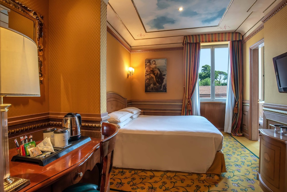 River Palace Hotel 12/43