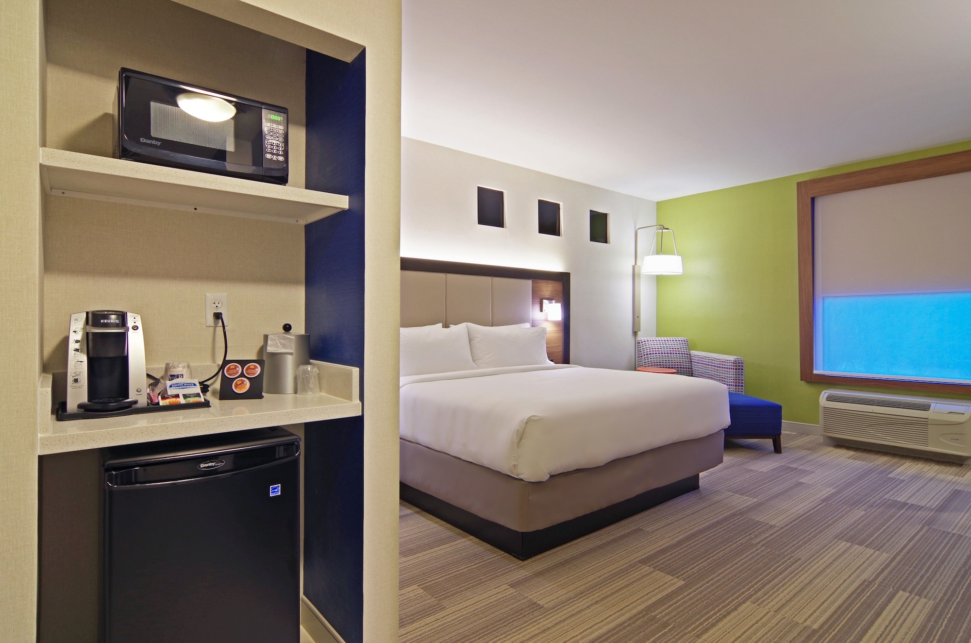 غرفة قياسية بسرير كينج، Holiday Inn Express Hotel & Suites Phoenix North Scottsdale 5/8