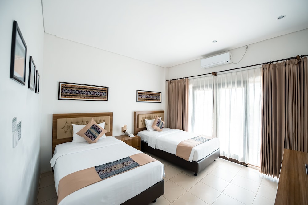 La Cecile Hotel and Cafe Komodo 15/30