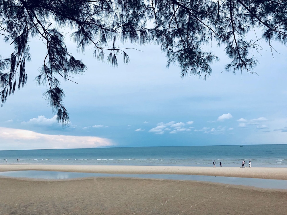 Loligo Resort Hua Hin + A Fresh Twist By Let's Sea 76/81