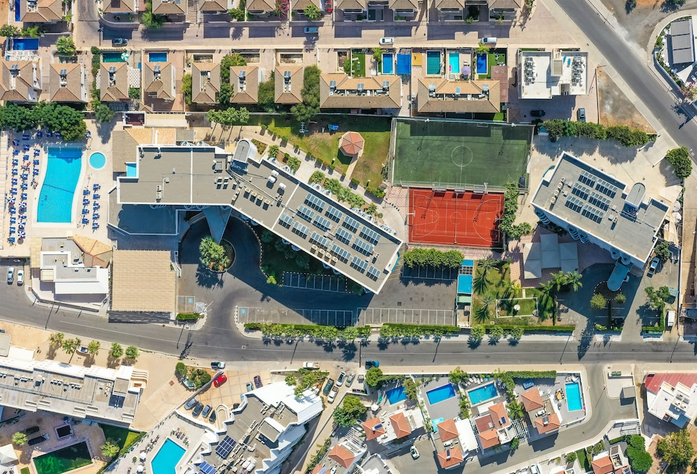 Tetyk Hotel Apts in PARALIMNI
