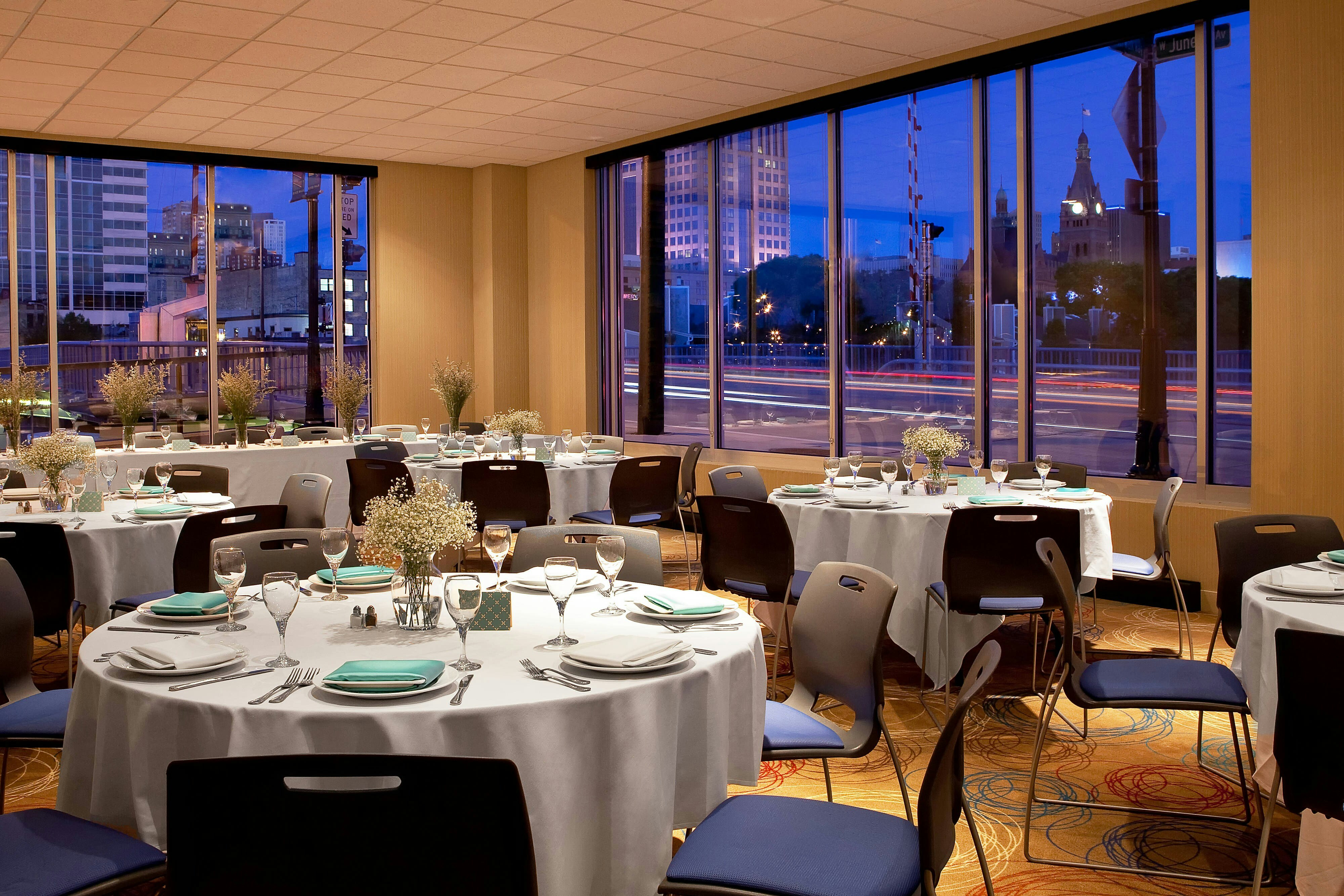 Aloft Milwaukee Downtown 31/43