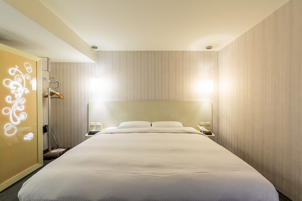 Forward Hotel Taipei 28/75