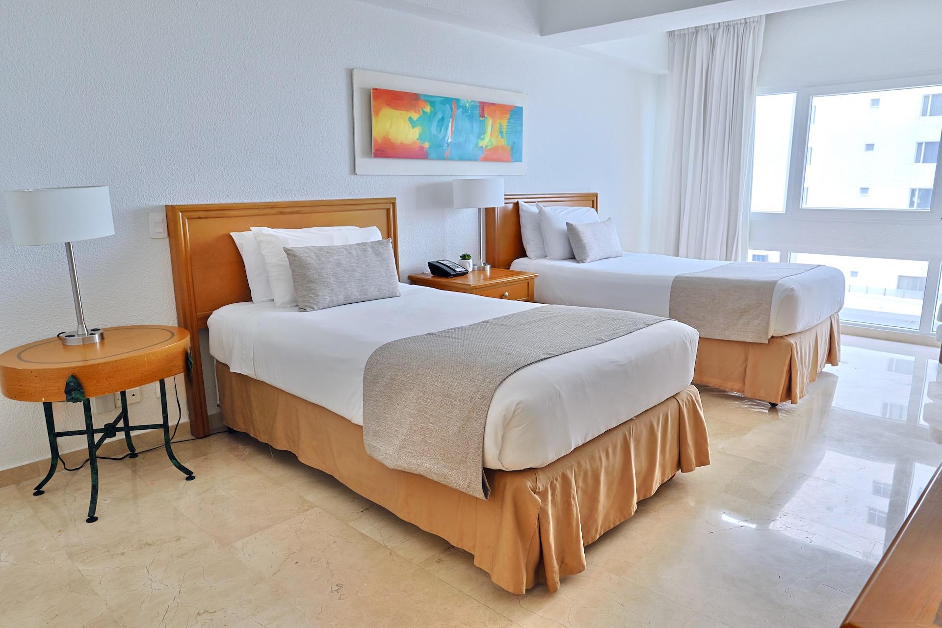Standard, Twin Beds, Street View