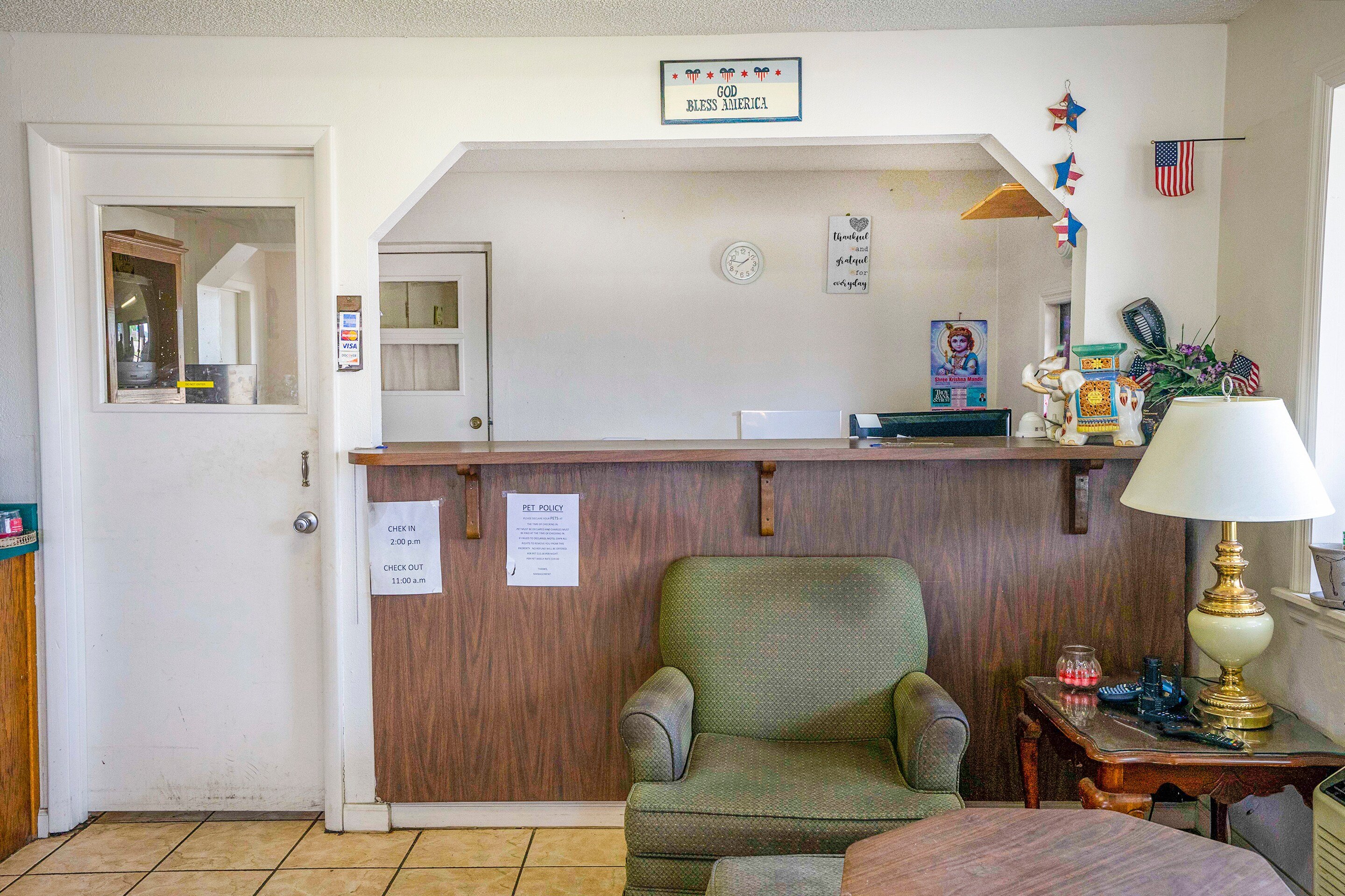 Hotel Opp AL Floral Hwy 3/8