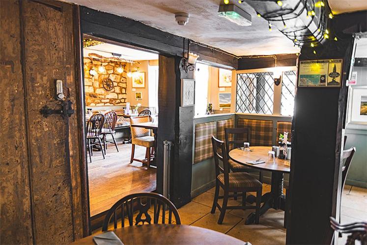 White Horse Inn 14/21