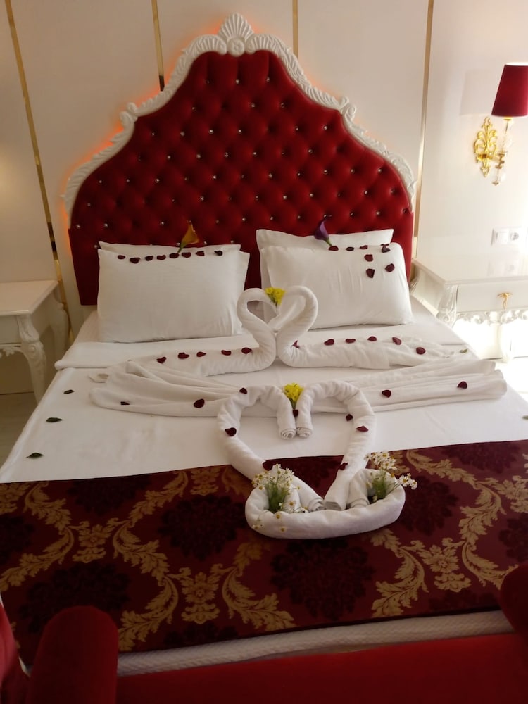 Golden Beach Resort Spa 12/72