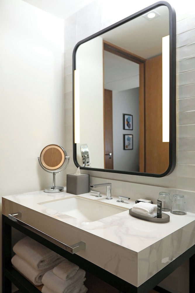 Courtyard By Marriott Santo Domingo Piantini 50/50