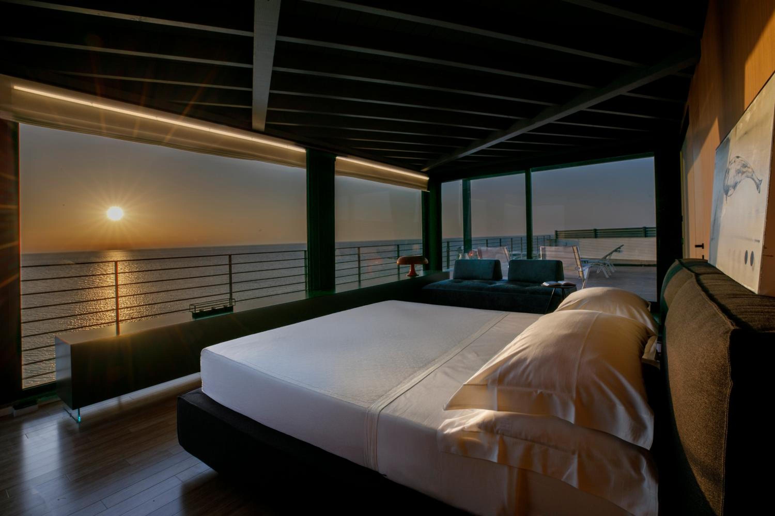 جناح بشرفة، Hotel Punta Tipa 4/9