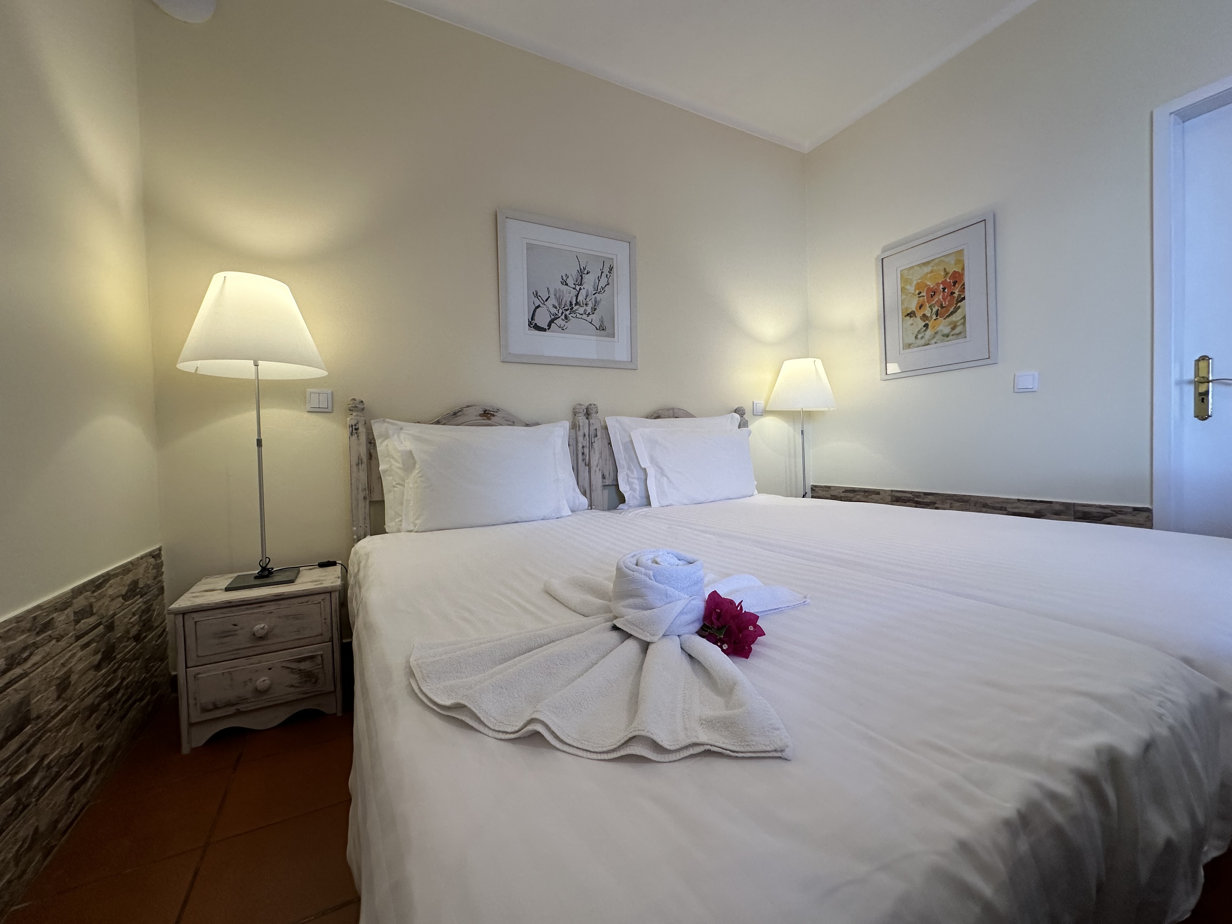 Room, Twin Beds, Sea View