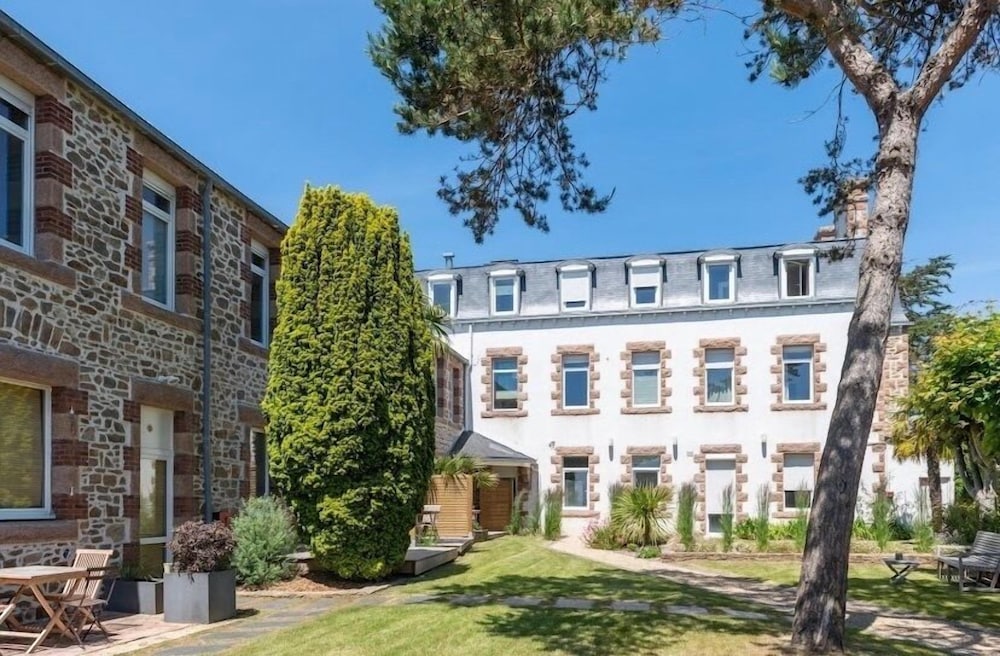 Hotel Les Costans the Originals Relais 1/50