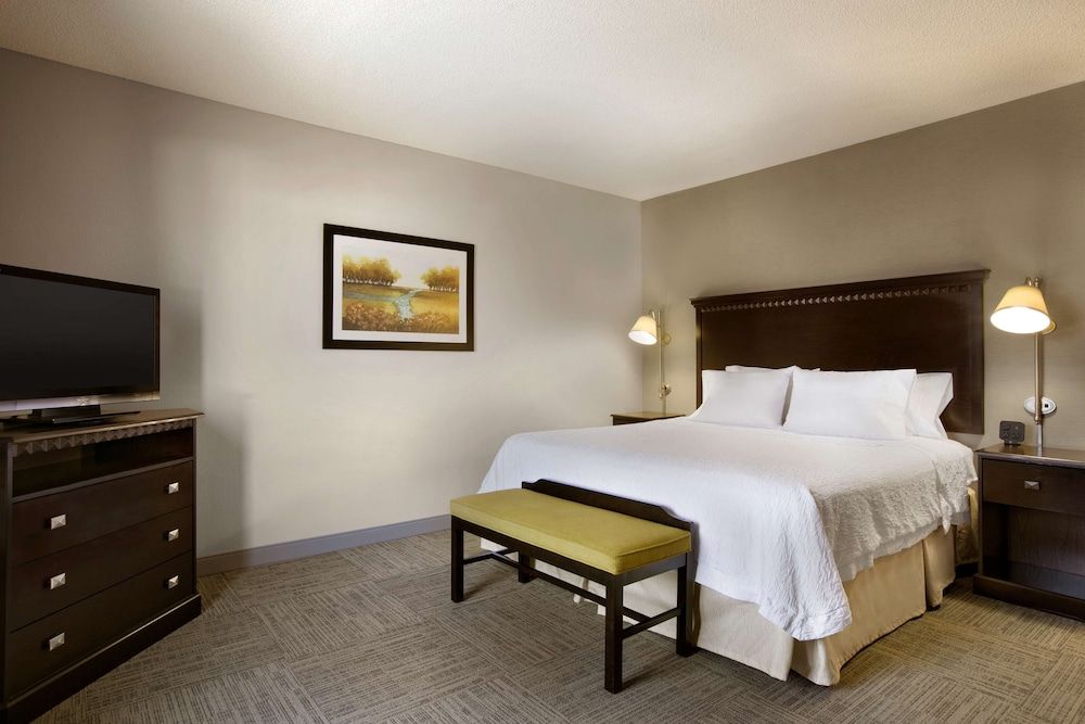 Hampton Inn & Suites Mahwah 12/60