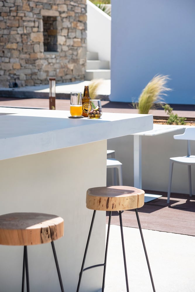 Paros Comfy Suites 7/50