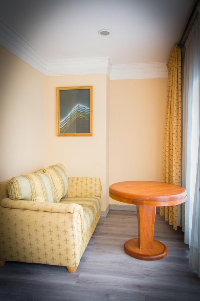 Hotel Santa Maria 28/33