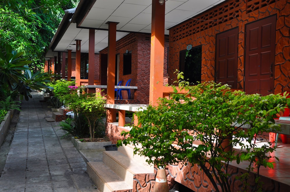 Coral Bungalows 50/53