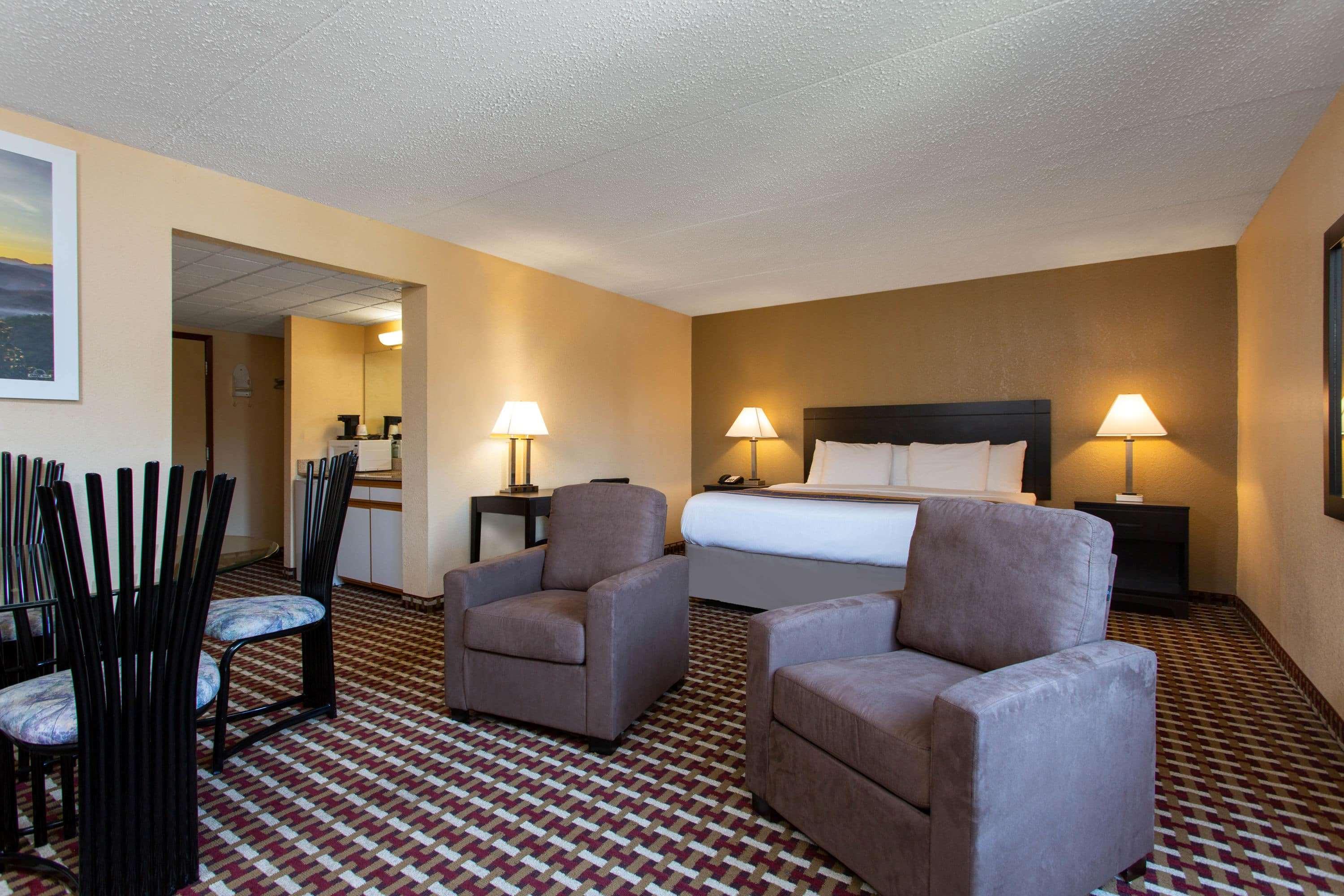 Days Inn by Wyndham Hillsborough 26/40