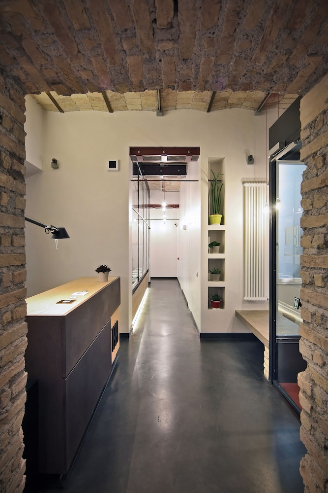 1880 Atypical Rooms 19/33