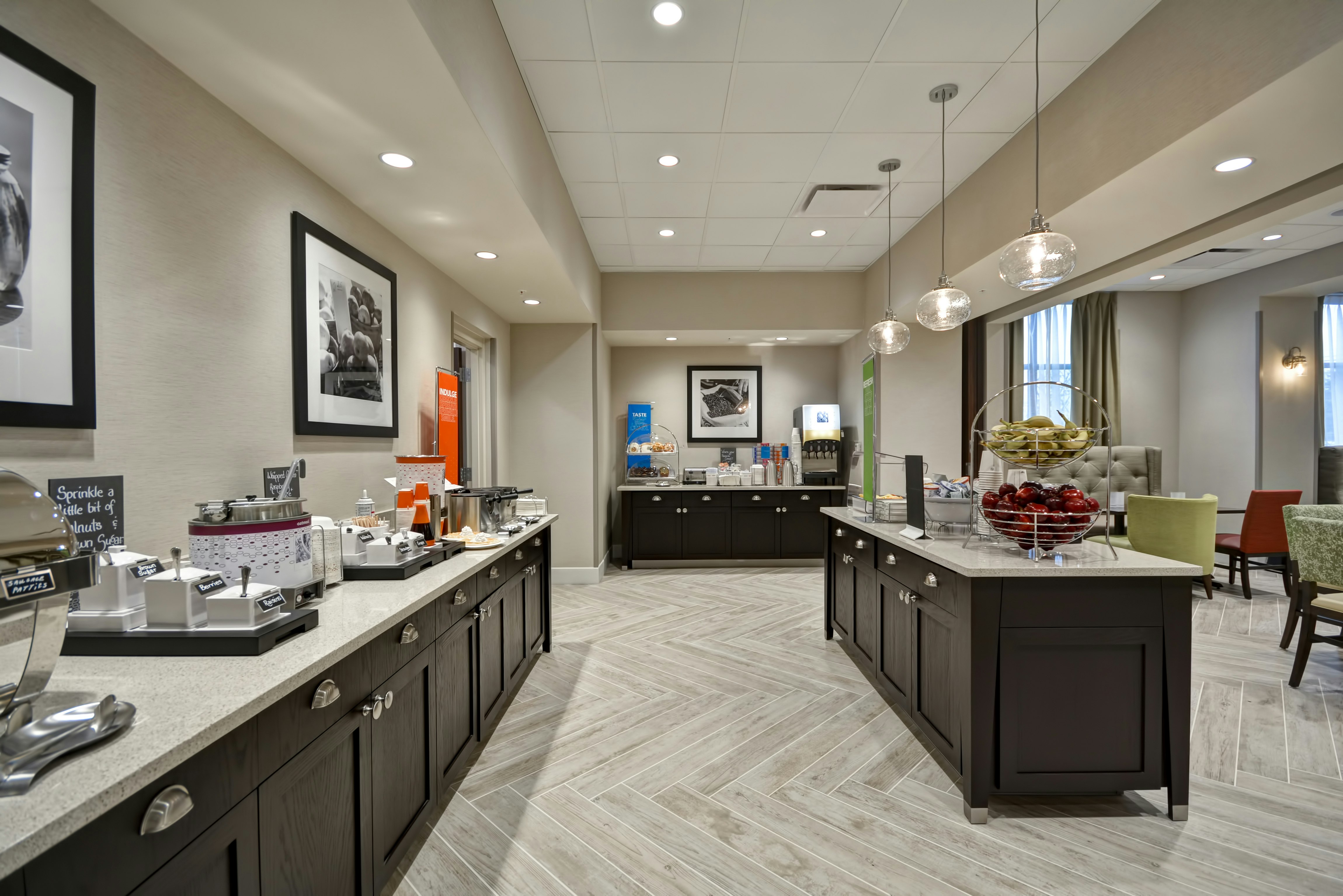 Hampton Inn Livonia Detroit 18/30
