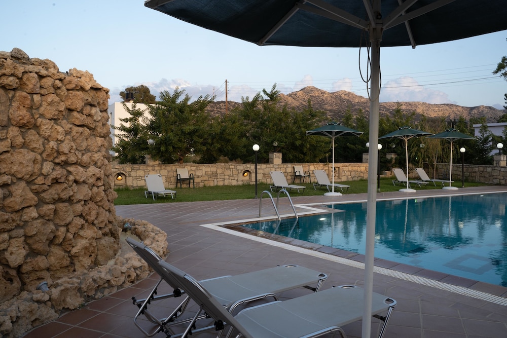 Dimitris Villa Hotel 49/67
