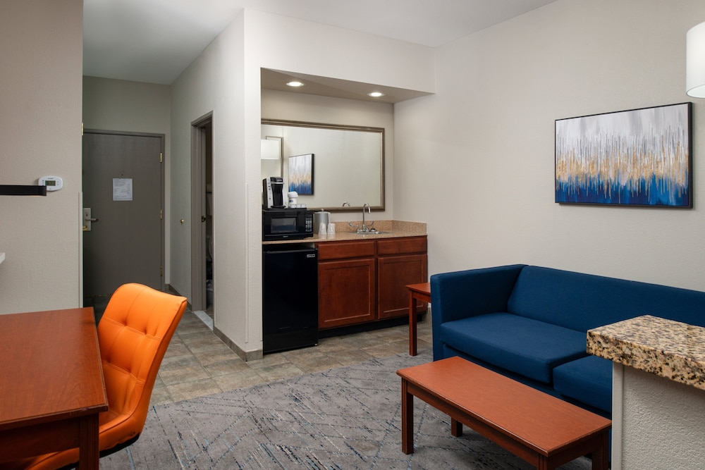Holiday Inn Express Hotel And Suites Farmington Bloomfield 48/69