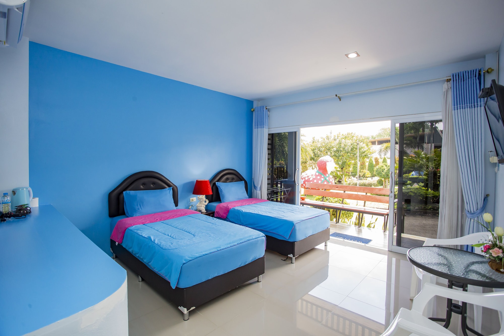 SUPERIOR, TWIN BEDS