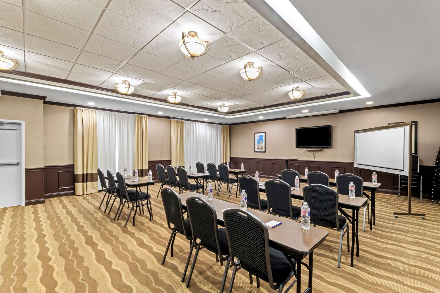 Comfort Inn Suites Near Lake Lewisville 35/43