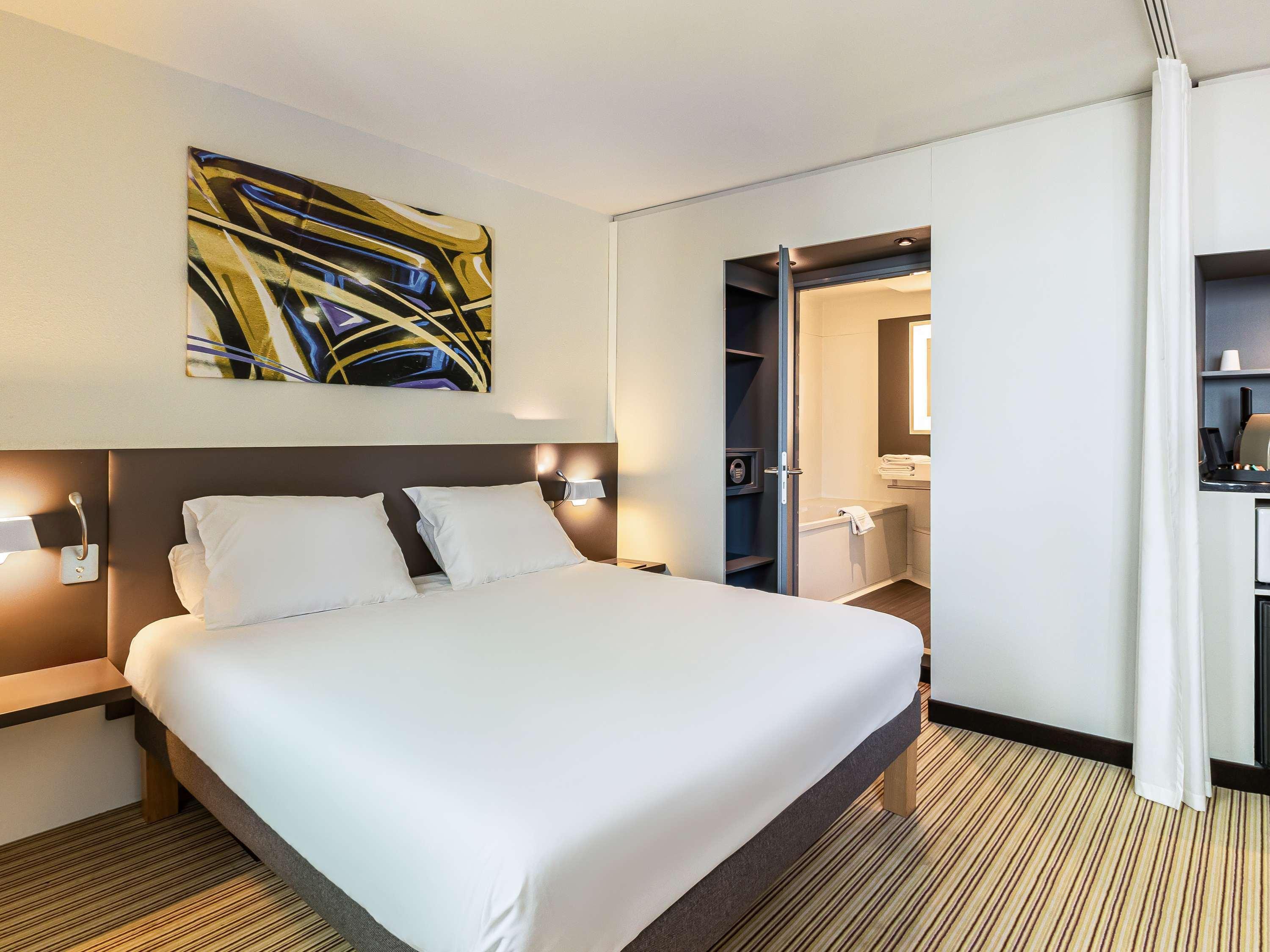 SUPERIOR, SUITE, DOUBLE BED, SOFA