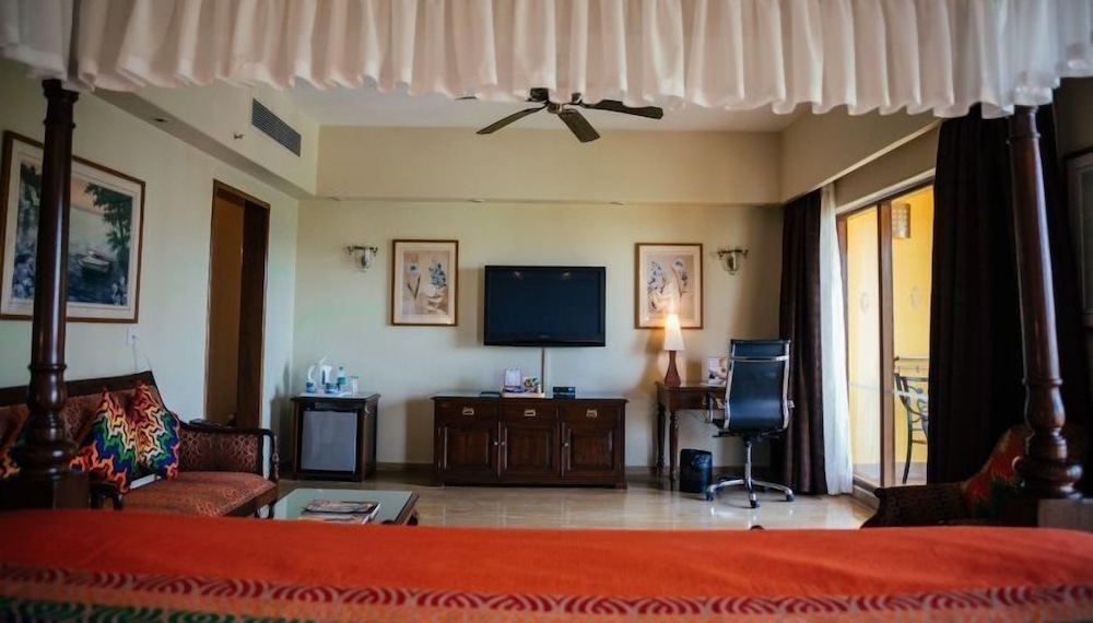 Acron Candolim Regina 26/41