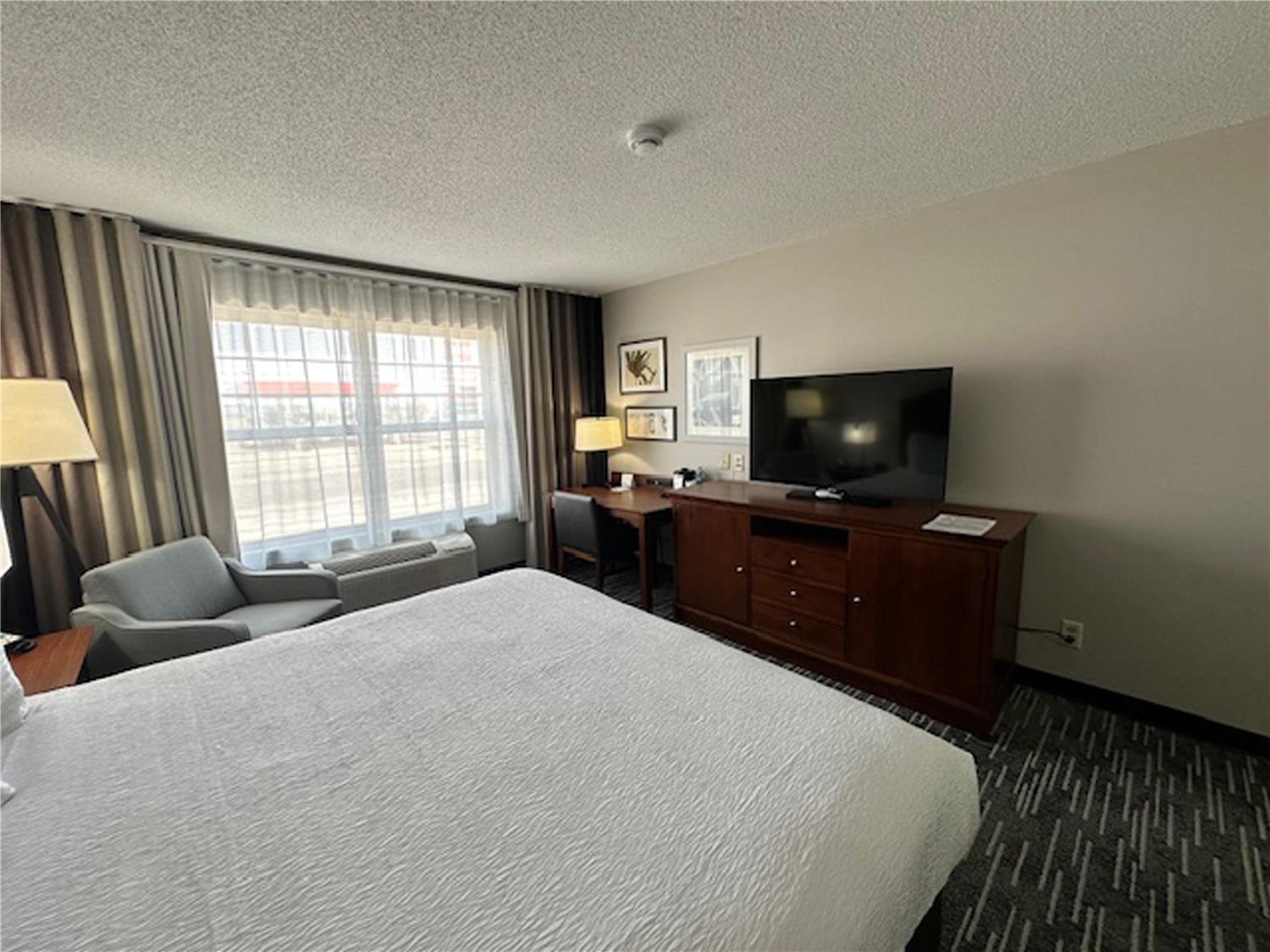 غرفة بسرير كينج، Best Western Harmony Inn Fort Dodge Iowa 2/6