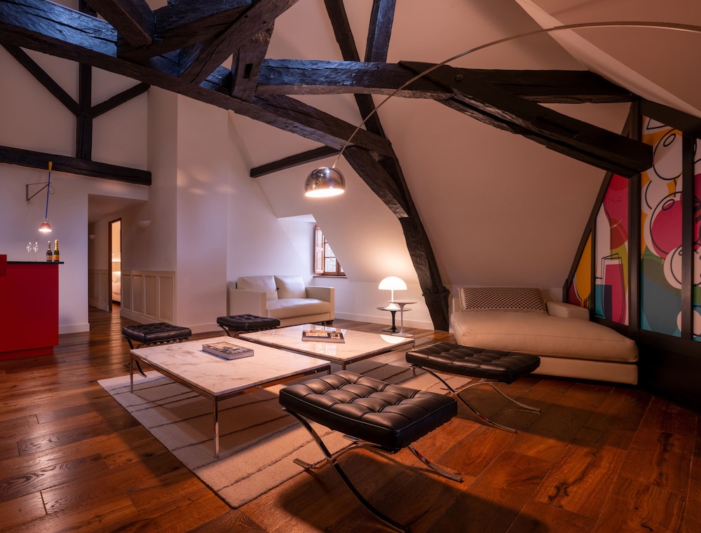 L Hotel de Beaune 37/73