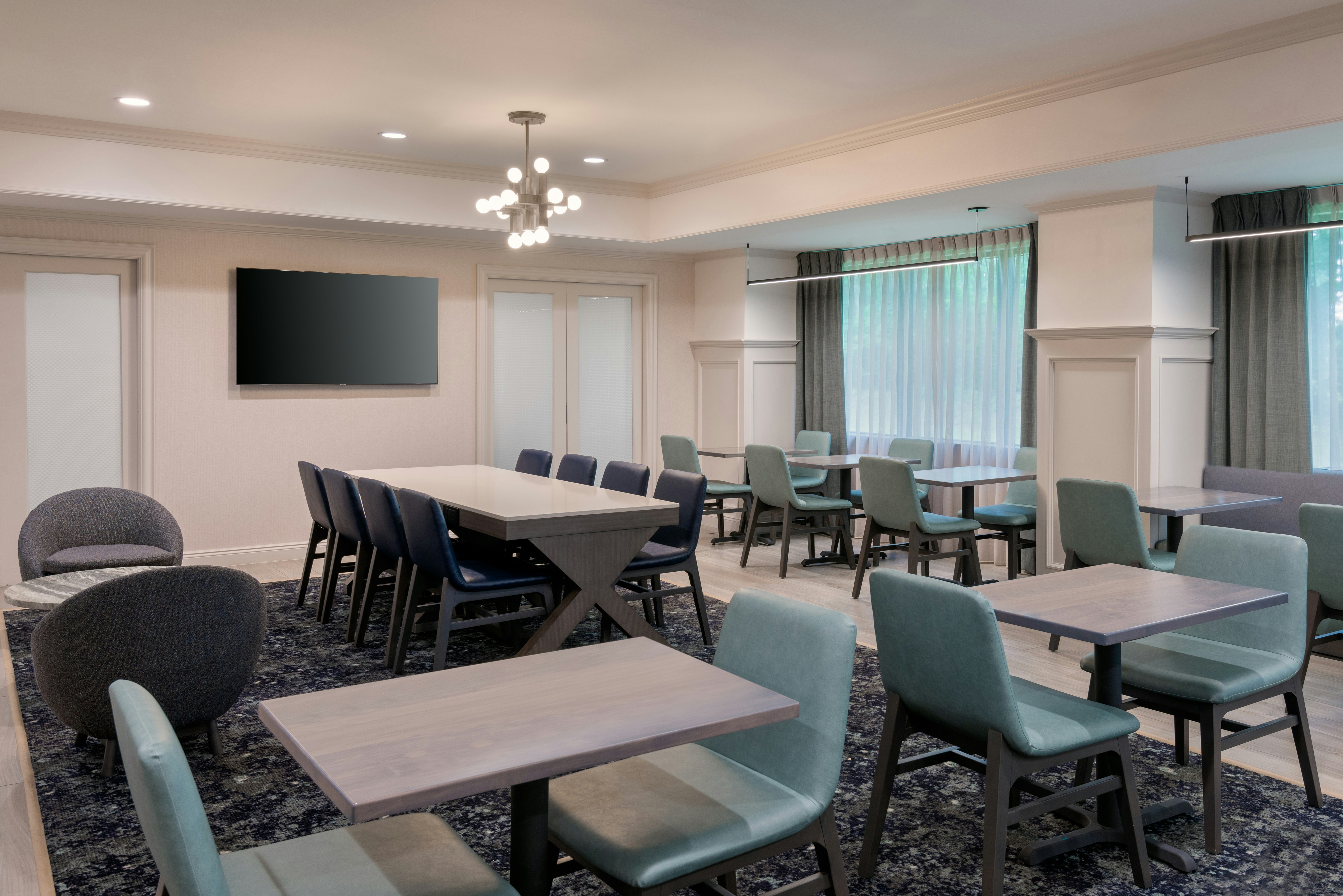 Hampton Inn Hartford Airport 34/44