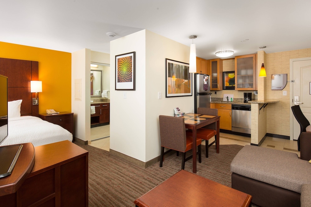 Residence Inn Springfield Old Keene Mill 37/42