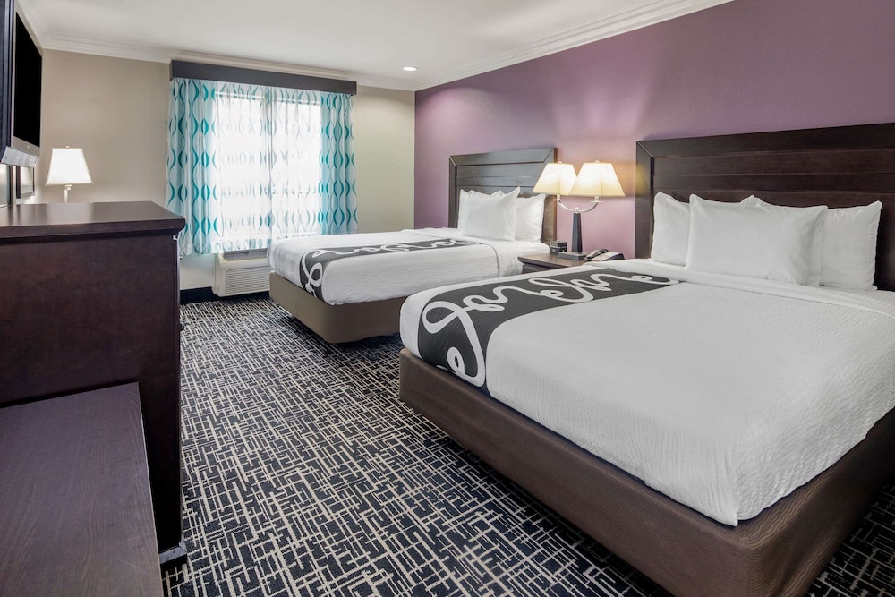 La Quinta Inn Suites Temecula 8/26