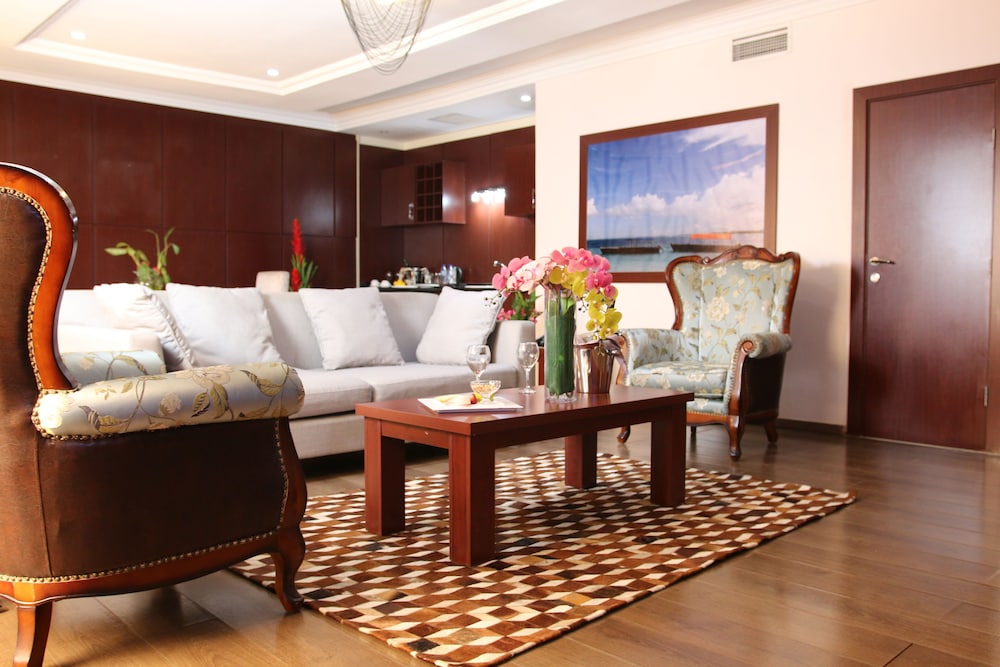 Grand Pela Hotel and Suites 26/44