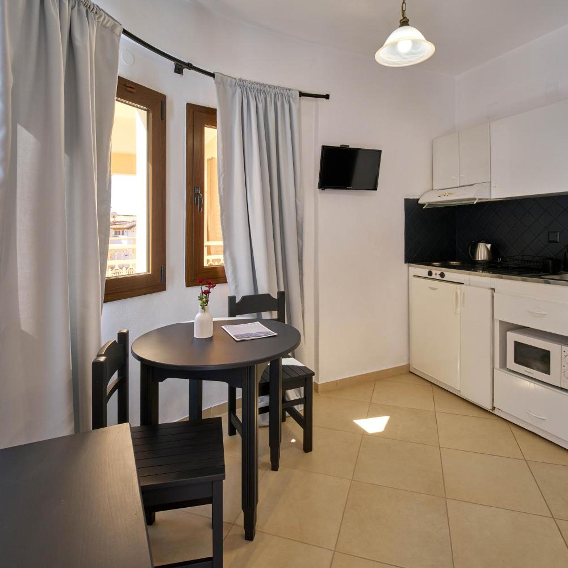 SIFAKIS HOUSE 58/65