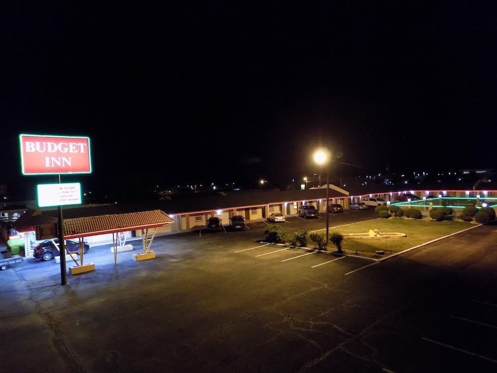 Budget Inn 24/25