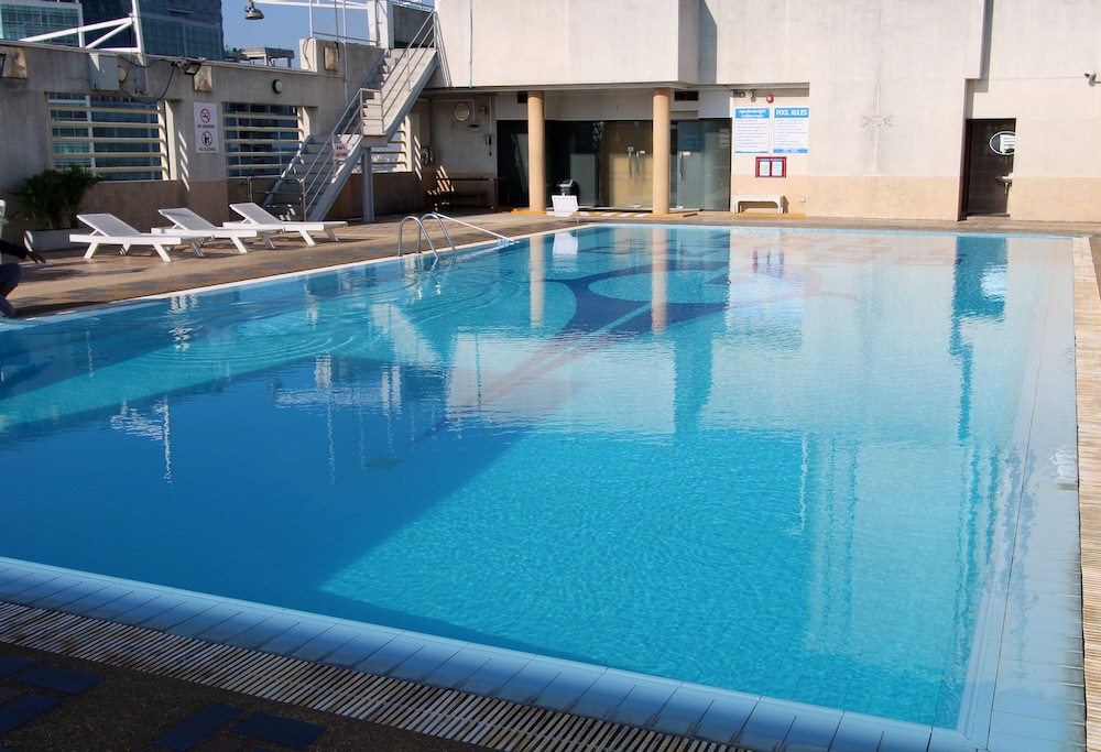 Grand Tower Inn Rama VI 51/70