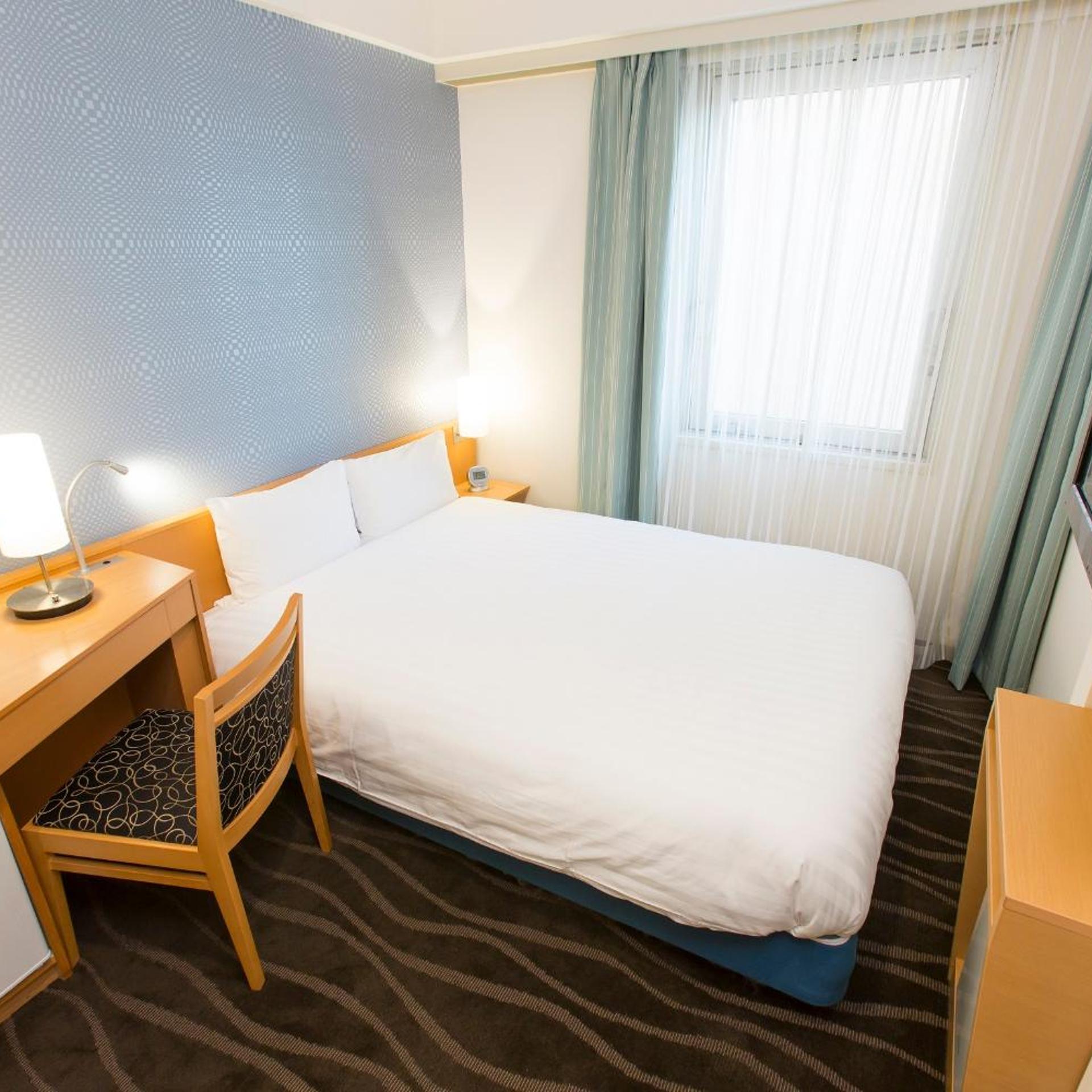 ROOM, SEMI DOUBLE BED