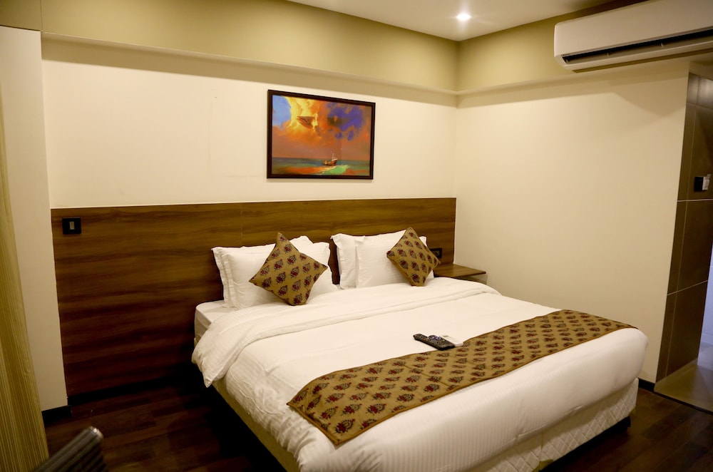 Hotel Mumbai House 7/33