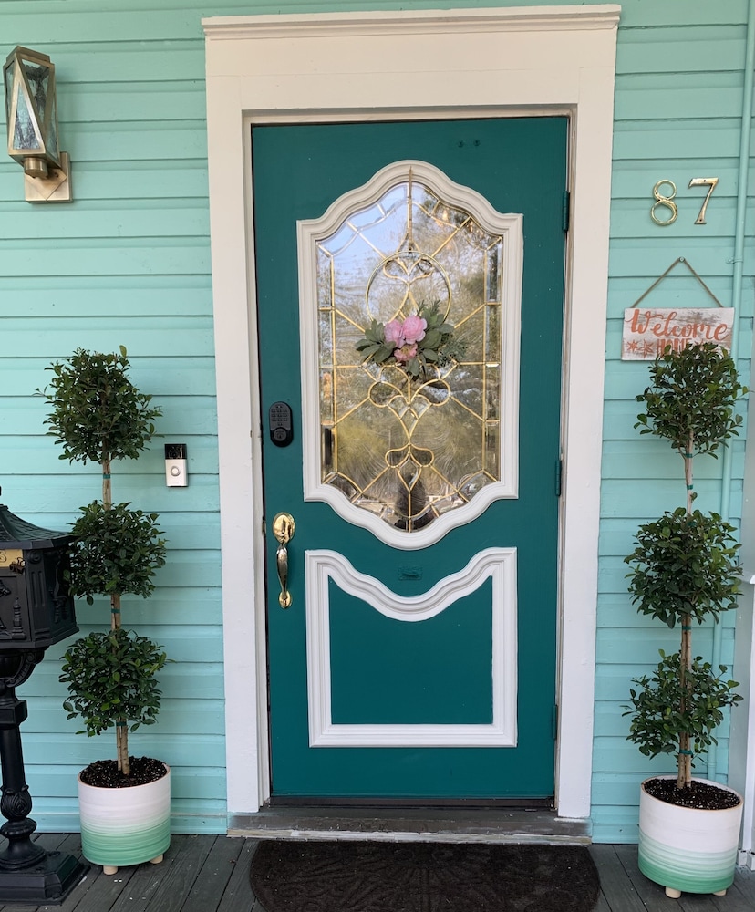 Peace and Plenty Inn B&B 12/71
