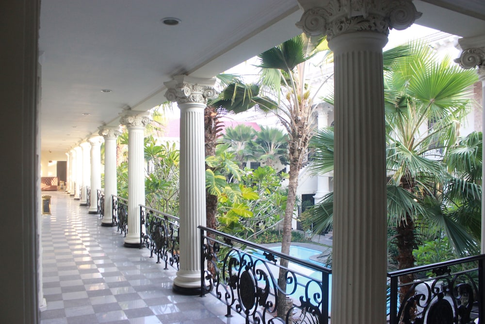 The Grand Palace Yogyakarta 12/84