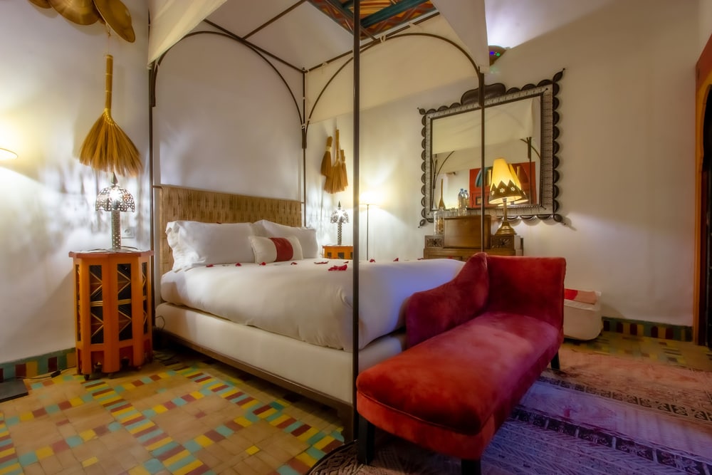 Riad Kaiss By Anika 25/70