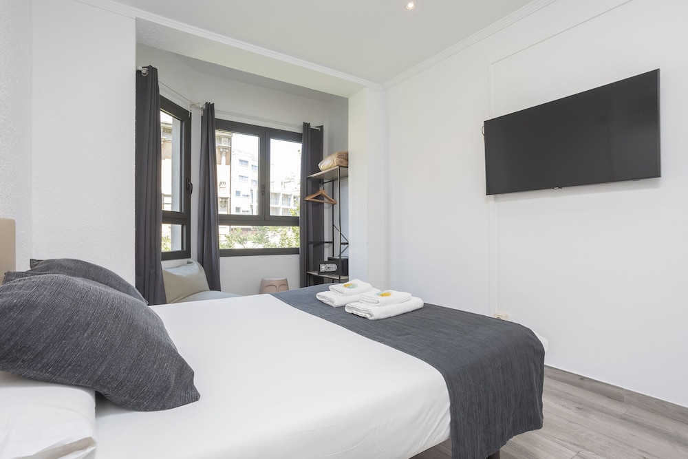 BASIC, DOUBLE BED, CITY VIEW