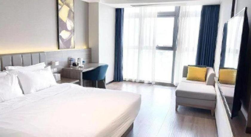 7 days premium hotel(Chongqing T3 terminal store) 26/55
