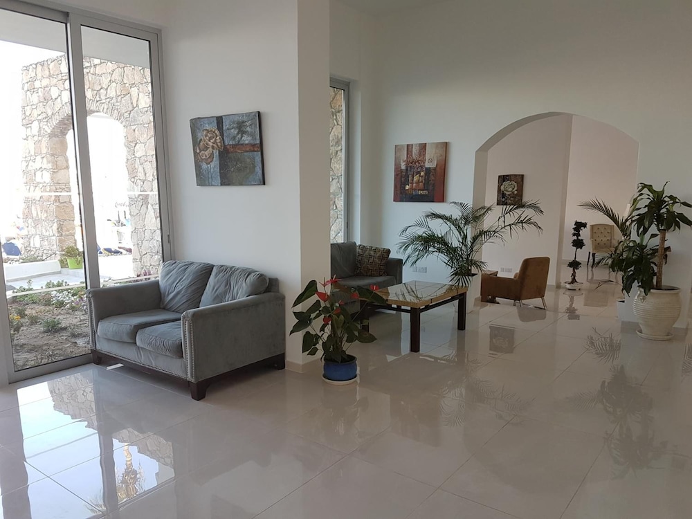 Melini Hotel Suites 21/43