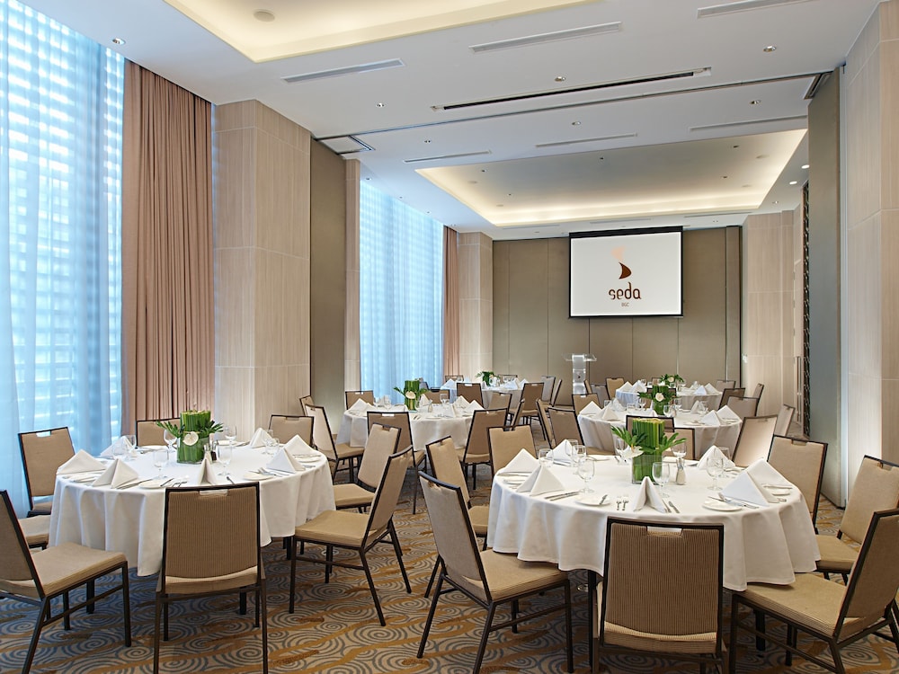 Seda Bonifacio Global City 37/48