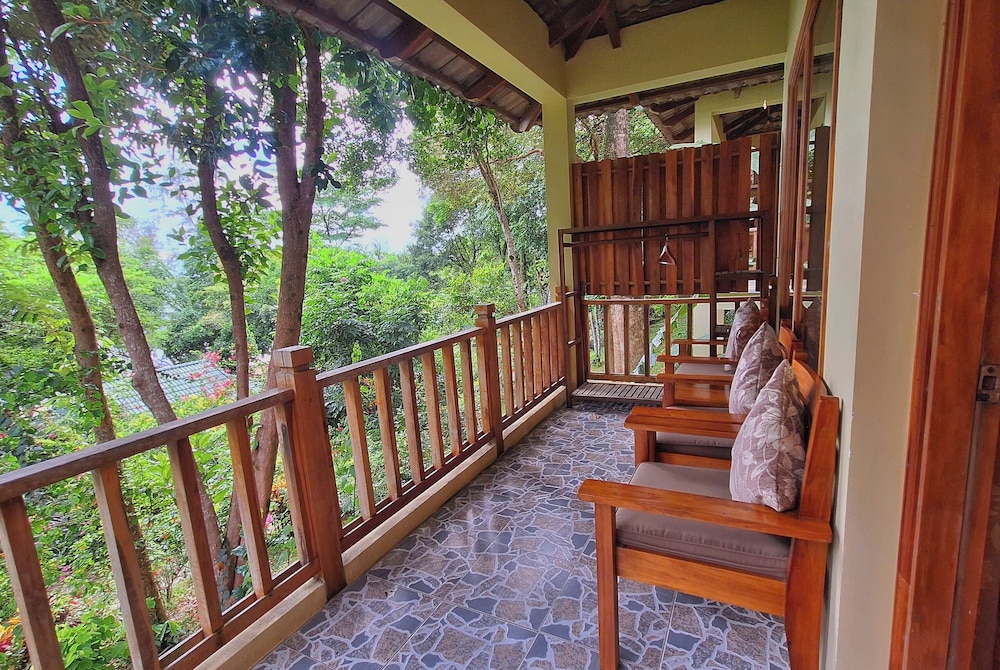 Ancarine Beach Resort 42/72