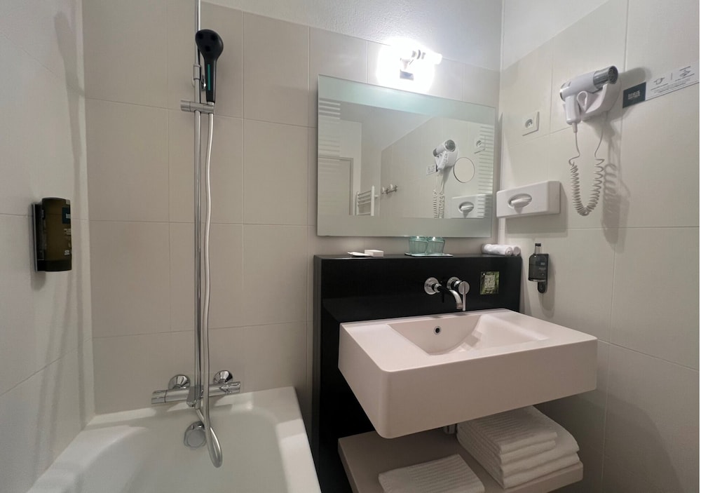 HOTEL LE GAVRINIS 24/25